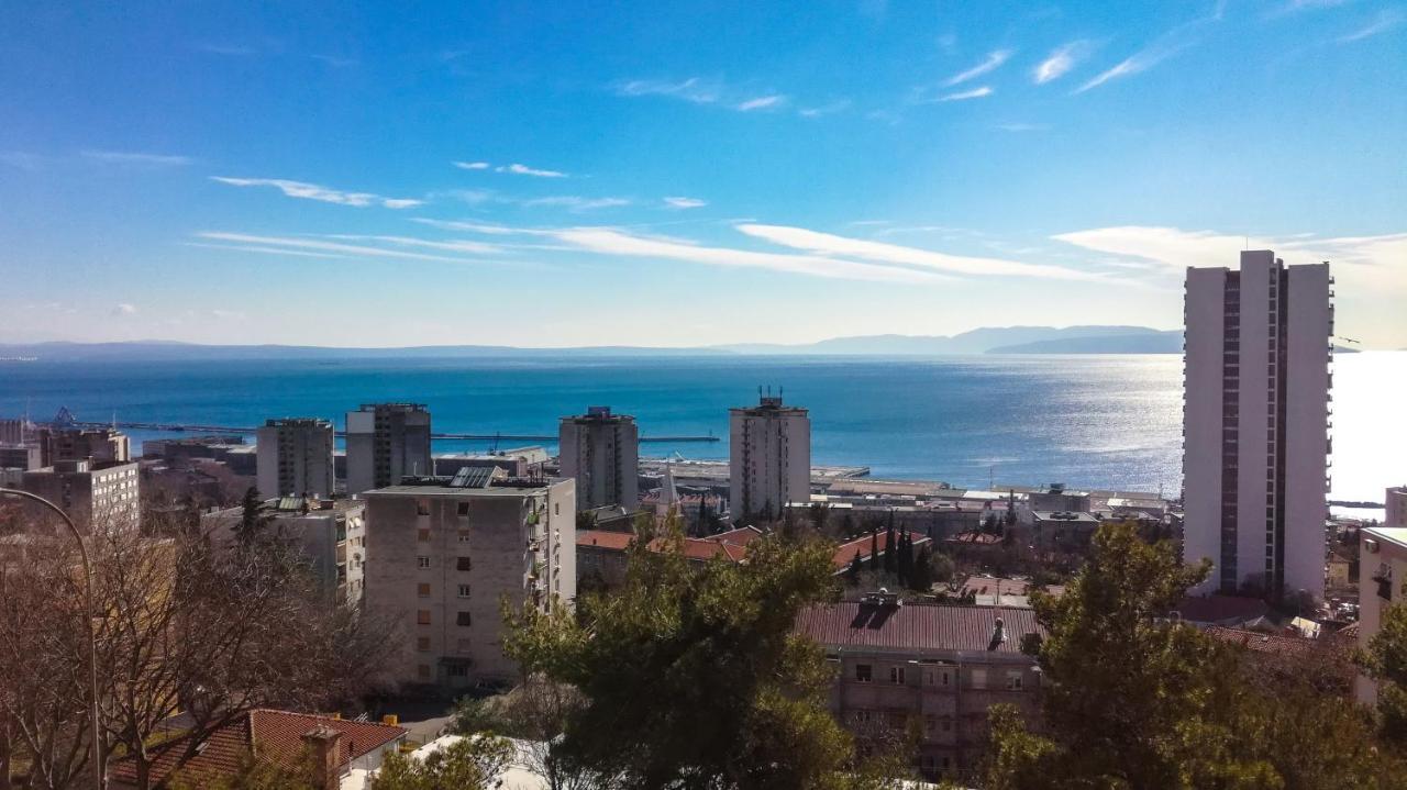 Sea And Mountain Leilighet Rijeka Eksteriør bilde