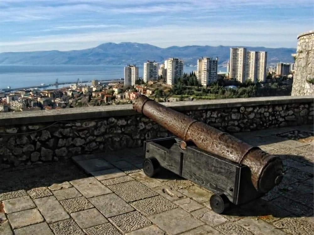 Sea And Mountain Leilighet Rijeka Eksteriør bilde